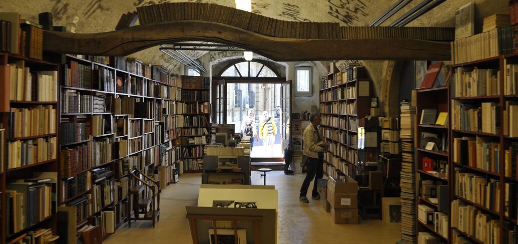 На прогулку по книжным лавкам Лиссабона: путеводитель в литературный мир столицы Португалии