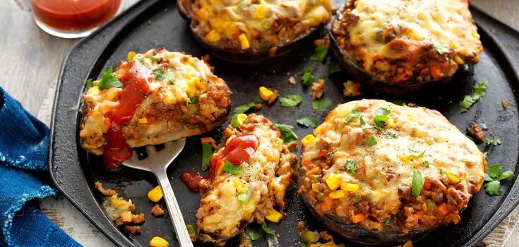 Tastier than classic: hearty chicken cutlets with mushroom filling for dinner