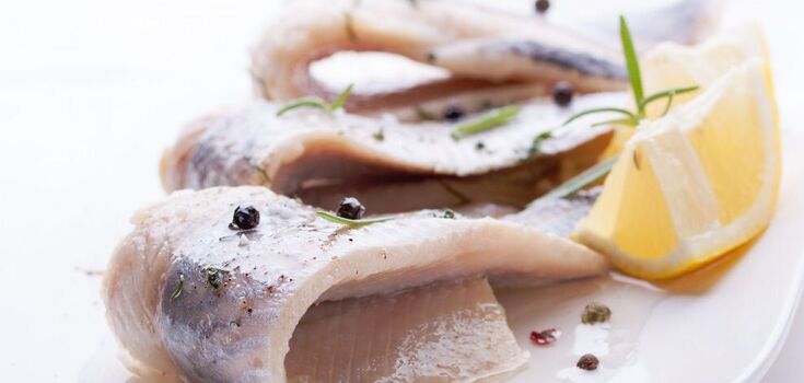 Homemade pickled herring: how to salt fish deliciously and on a budget