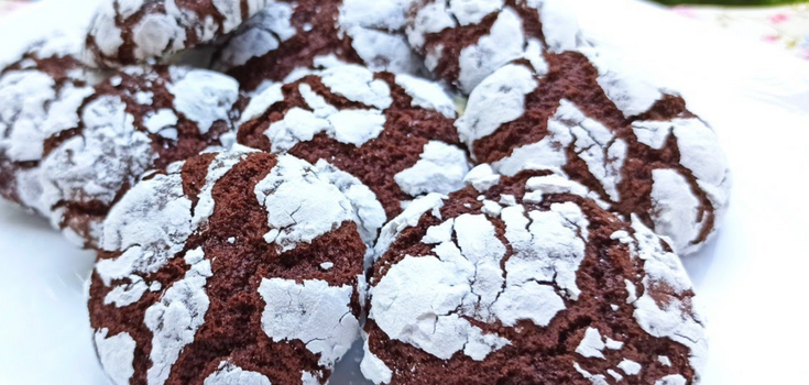Chocolate Cotton cookies with cracks: baking without eggs and butter