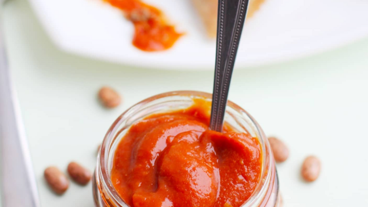 What to prepare homemade ketchup for the winter with so as not to deal with tomatoes: a simple alternative