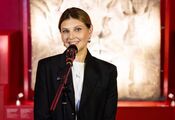 Zełenska wyszła z nową fryzurą i pokazała, jak elegancko zbierać krótkie włosy w upale