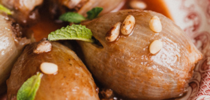 Onion rolls instead of cabbage ones: how to diversify an authentic Ukrainian dish