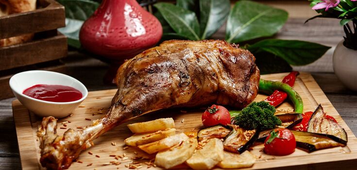 Turkey legs in apple barbecue sauce: how to make a restaurant dish at home
