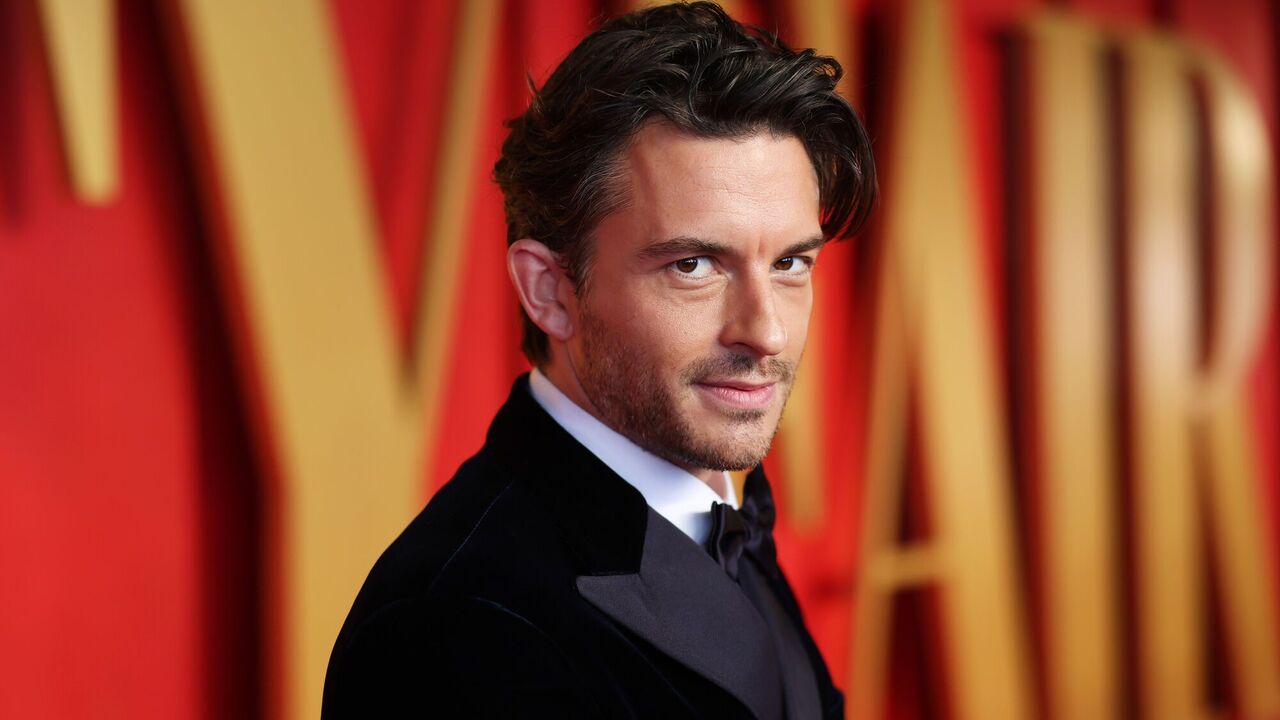 Bridgerton star Jonathan Bailey may become the new James Bond