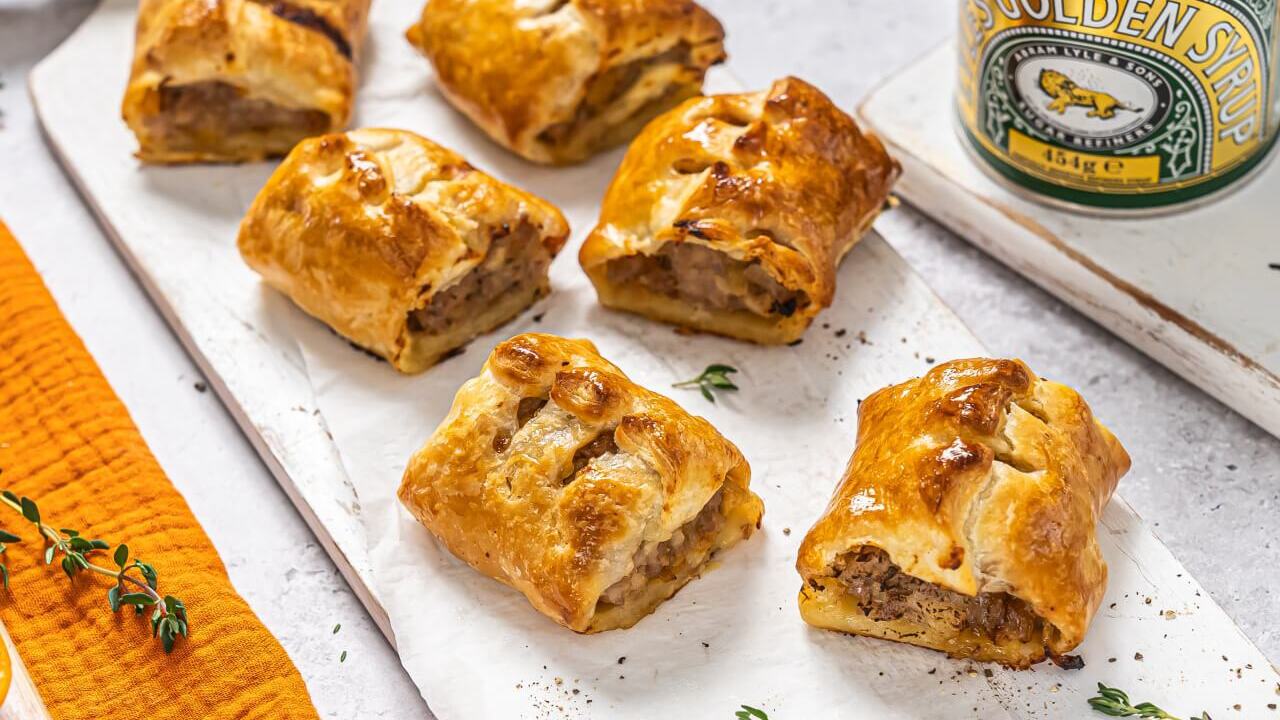 Easier than any pies: how to make apricot roll for tea from pita bread
