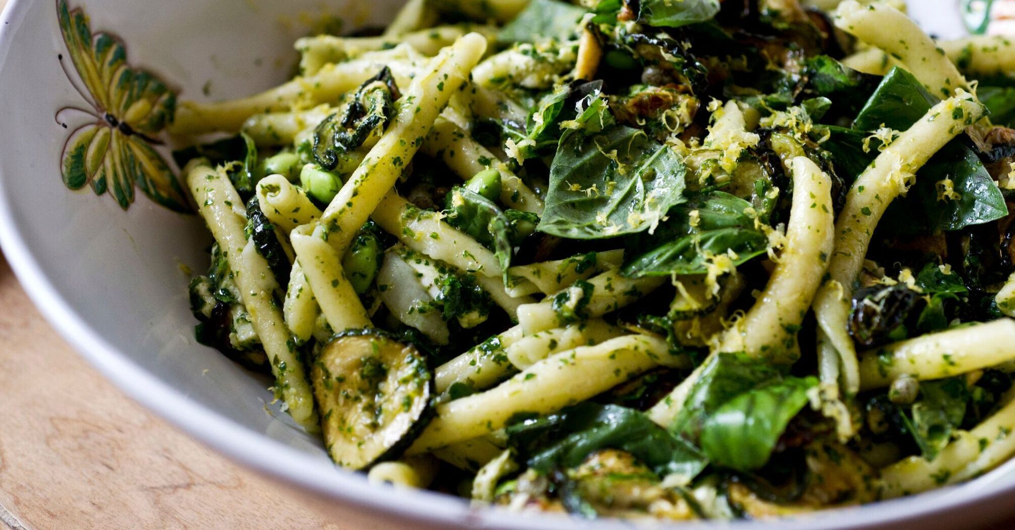 Not just pancakes and casseroles: what summer salad to make with zucchini