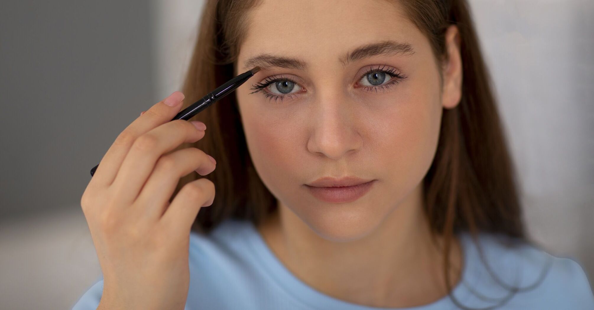 What eyeshadow is best for blue eyes: tips for perfect makeup