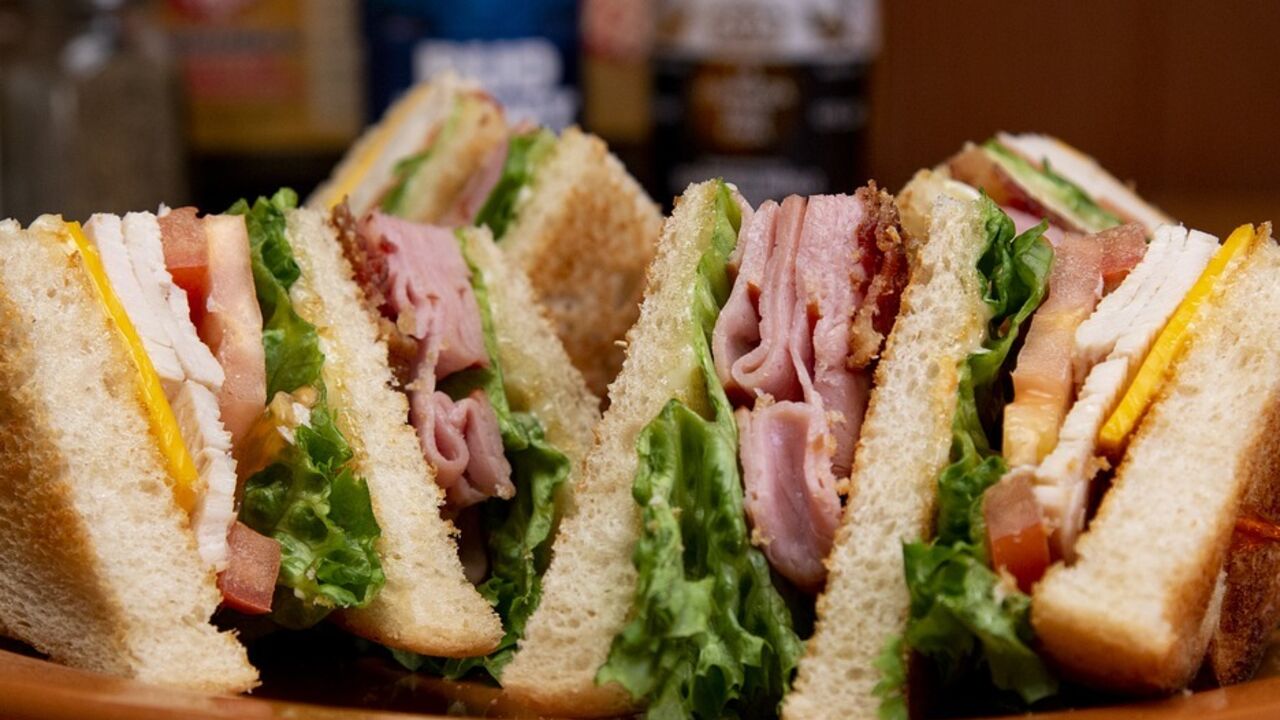 Tuna and chicken sandwich – a perfect option for a quick snack