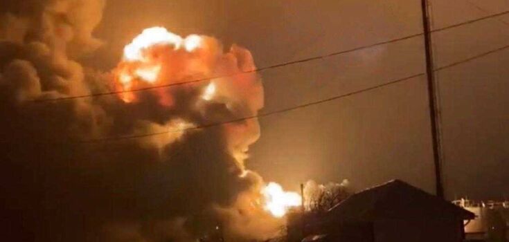 Gas pipeline catches fire and explodes in Crimea: the glow can be seen dozens of kilometers away. Video