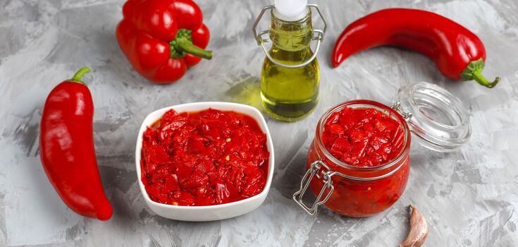 Raw ajika with chili: can be prepared even without power