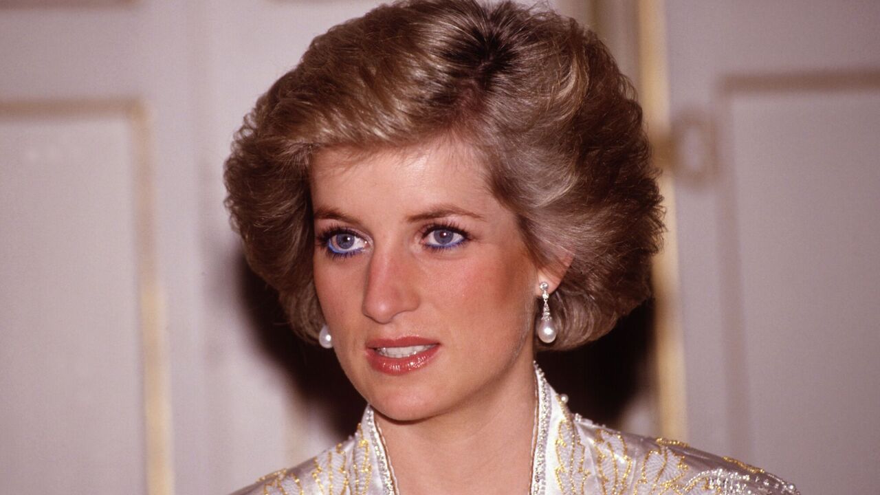 "Impeccable sense of style!" A video from 1997 with Princess Diana in shorts and a sweatshirt was posted online