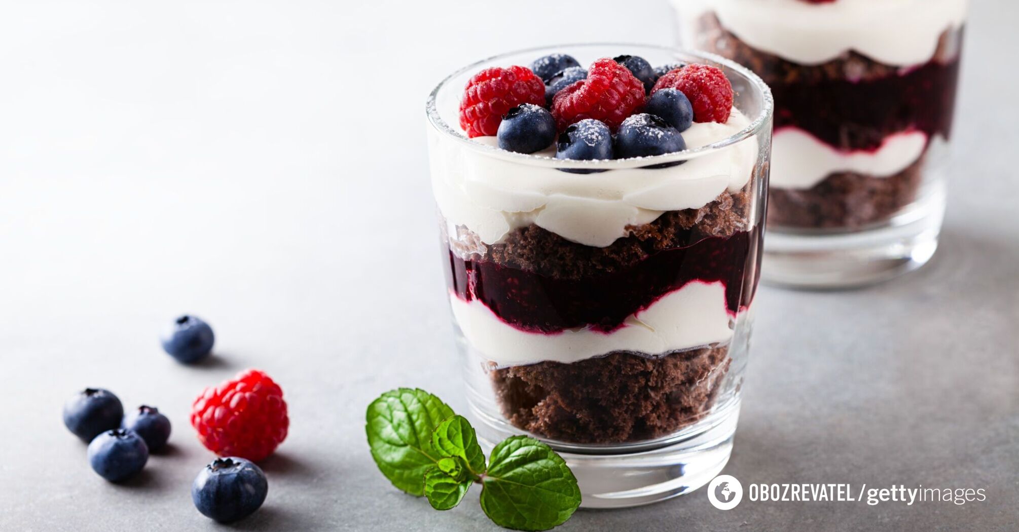 Chocolate trifle with berries