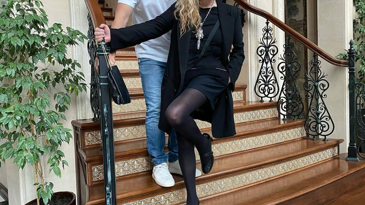 Russians Pugacheva and Galkin express support for Ukrainians after Okhmatdyt strike, angering compatriots