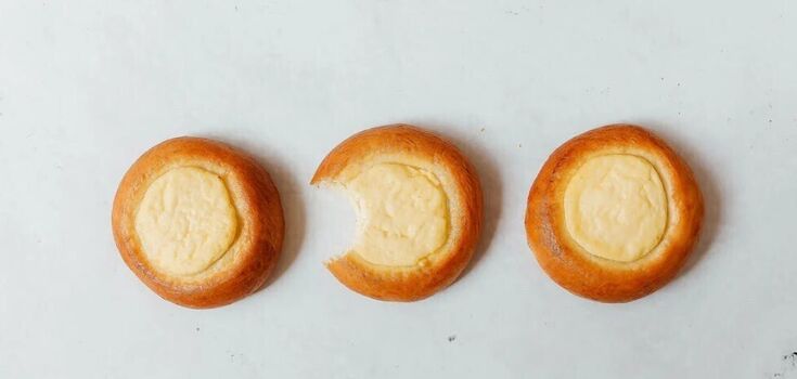 Puffy cottage cheese pies like in childhood: what to prepare the dough with