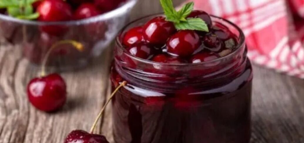 Recipe for cherry jam with gelatin