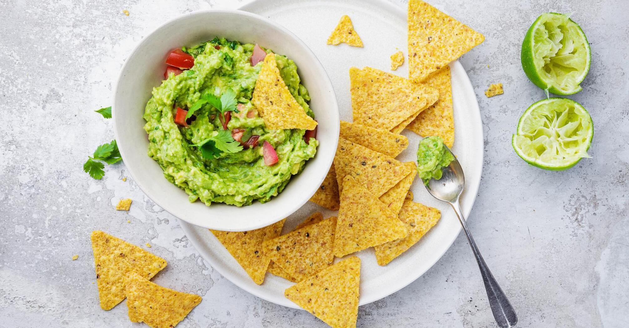 Green pea guacamole: how to make a refreshing summer appetizer