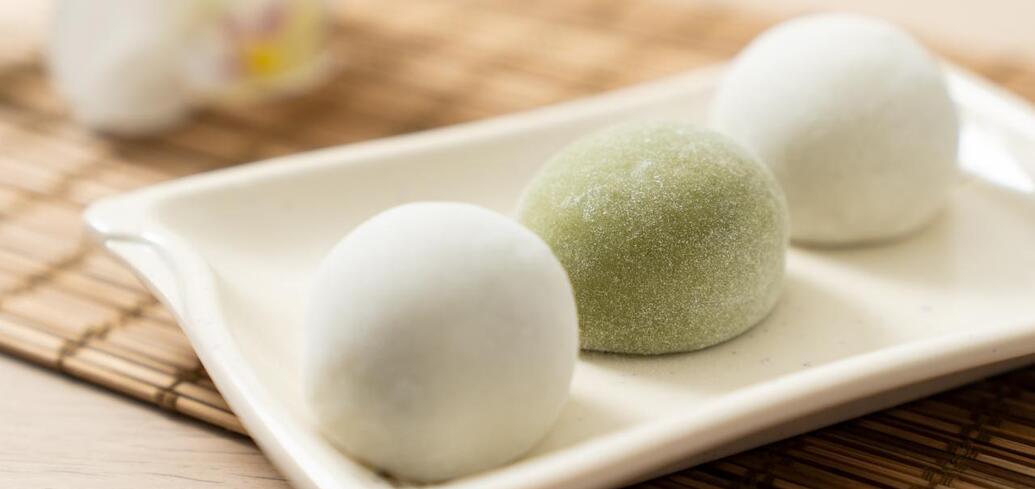 How to make authentic Japanese moti: do not fall apart and do not stick to hands