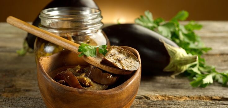 Pickled eggplant in a new way: recipe for a delicious seasonal appetizer