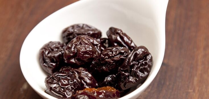 How to prepare spicy dried plums at home