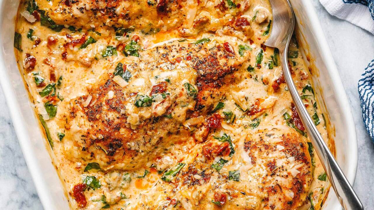 The fillet will never be dry: how to cook meat in a pan sauce deliciously