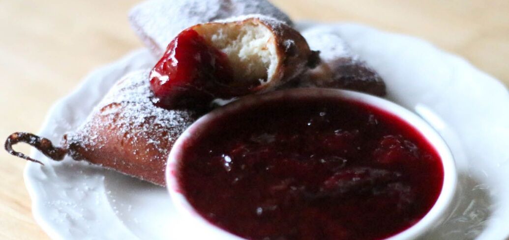 The most delicious plum jam with chocolate: how to make a dessert for the winter