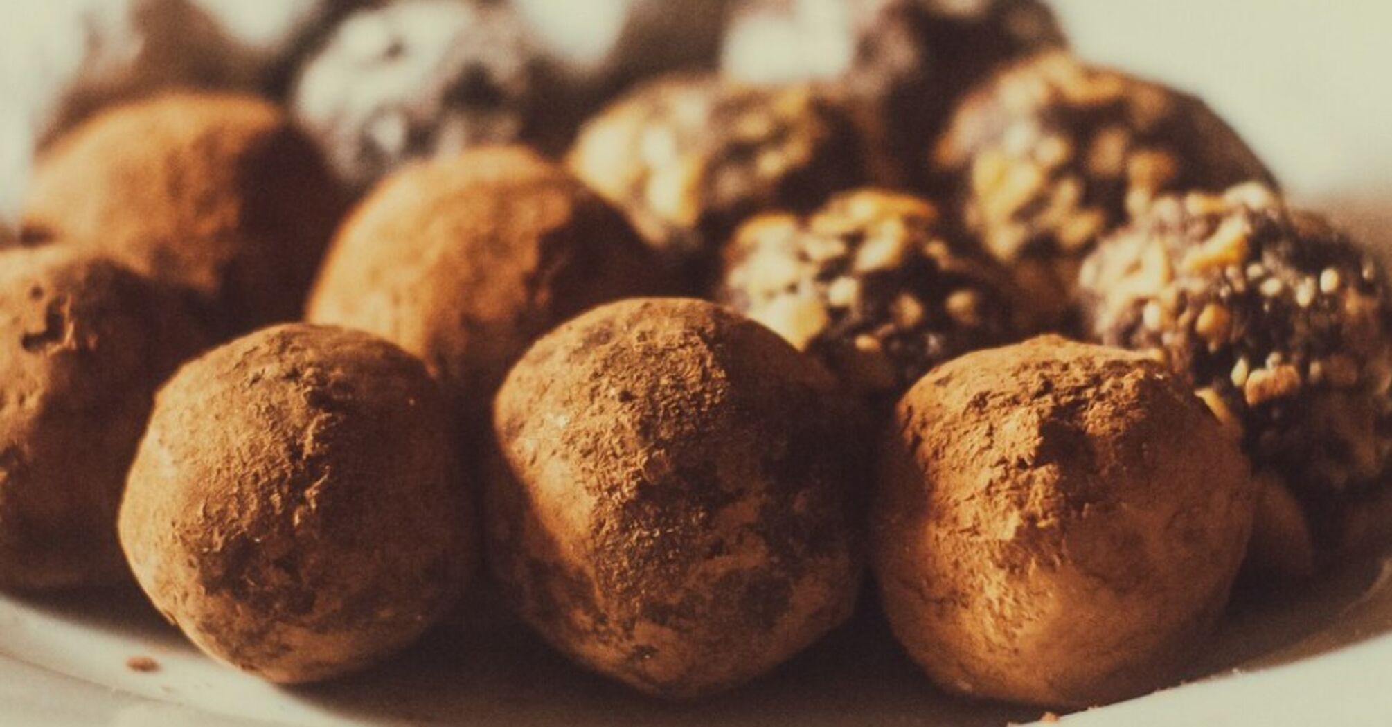 No sugar and no baking: a simple recipe for homemade Meteorite sweets
