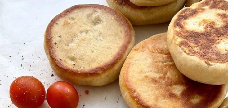 What to add to the dough for homemade fried buns: tender and porous
