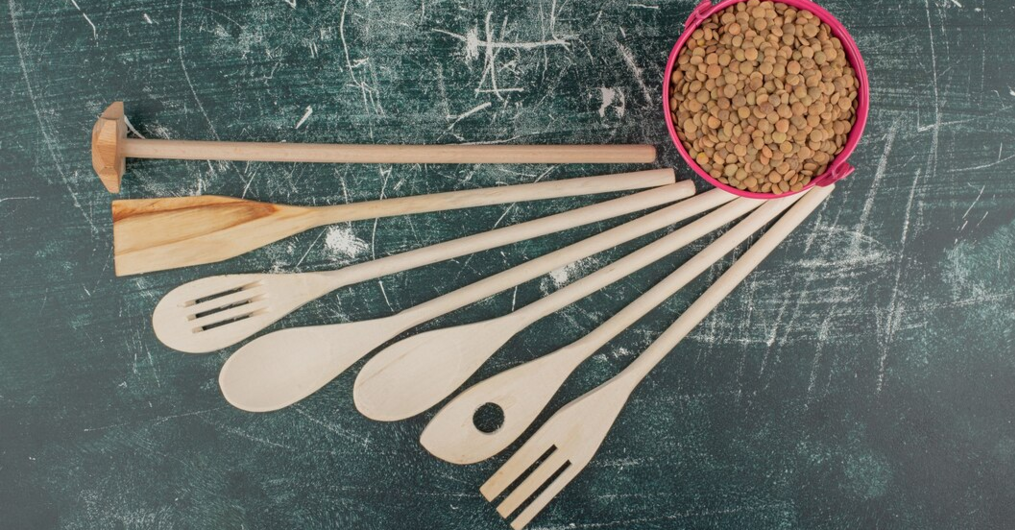 Wooden spoons and spatulas should be cleaned once a month: how to do it