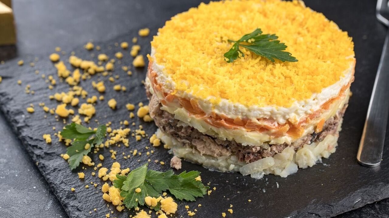 Mimosa in a new way: what to add to the salad for a bright taste