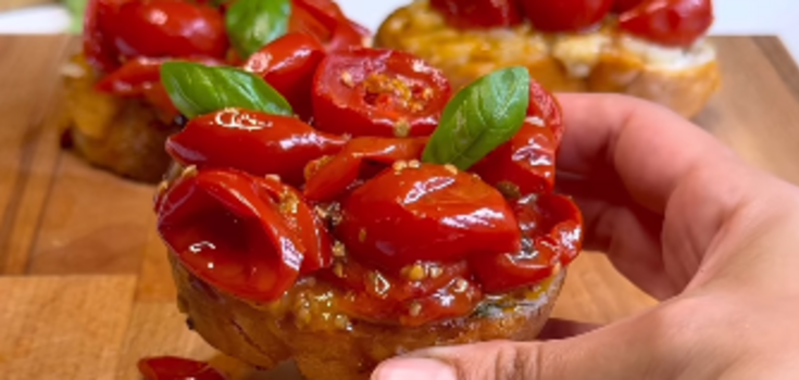 A simple and delicious appetizer of baked garlic and cherry tomatoes: how to cook
