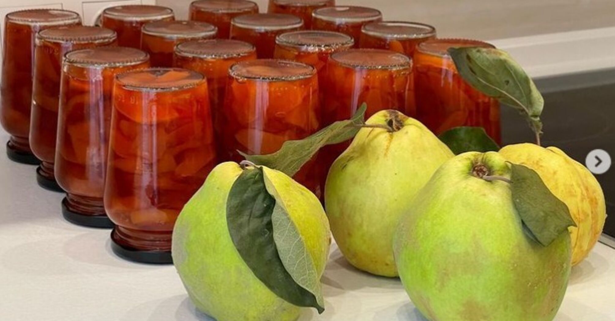 How to make thick and transparent quince jam: a quick recipe for the winter