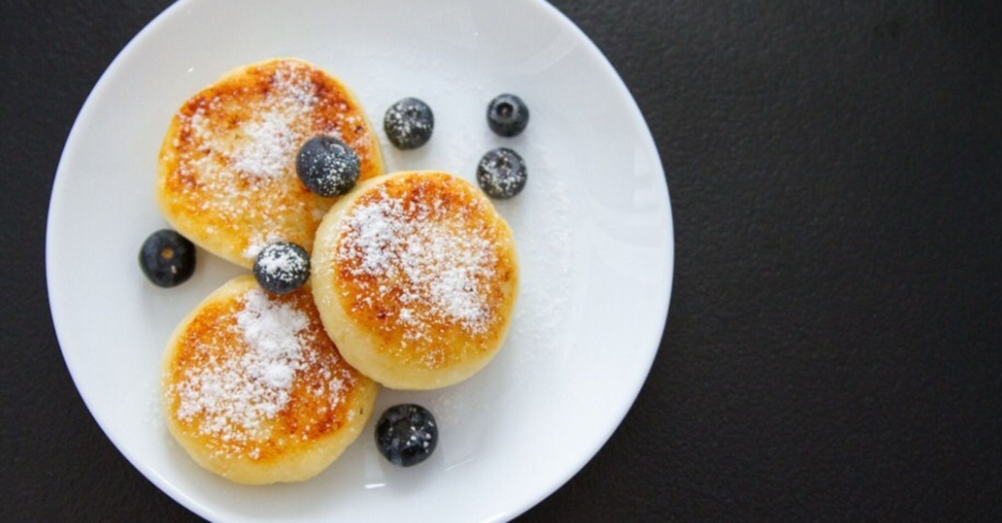 Syrniki that always turn out fluffy: what unexpected ingredient to add