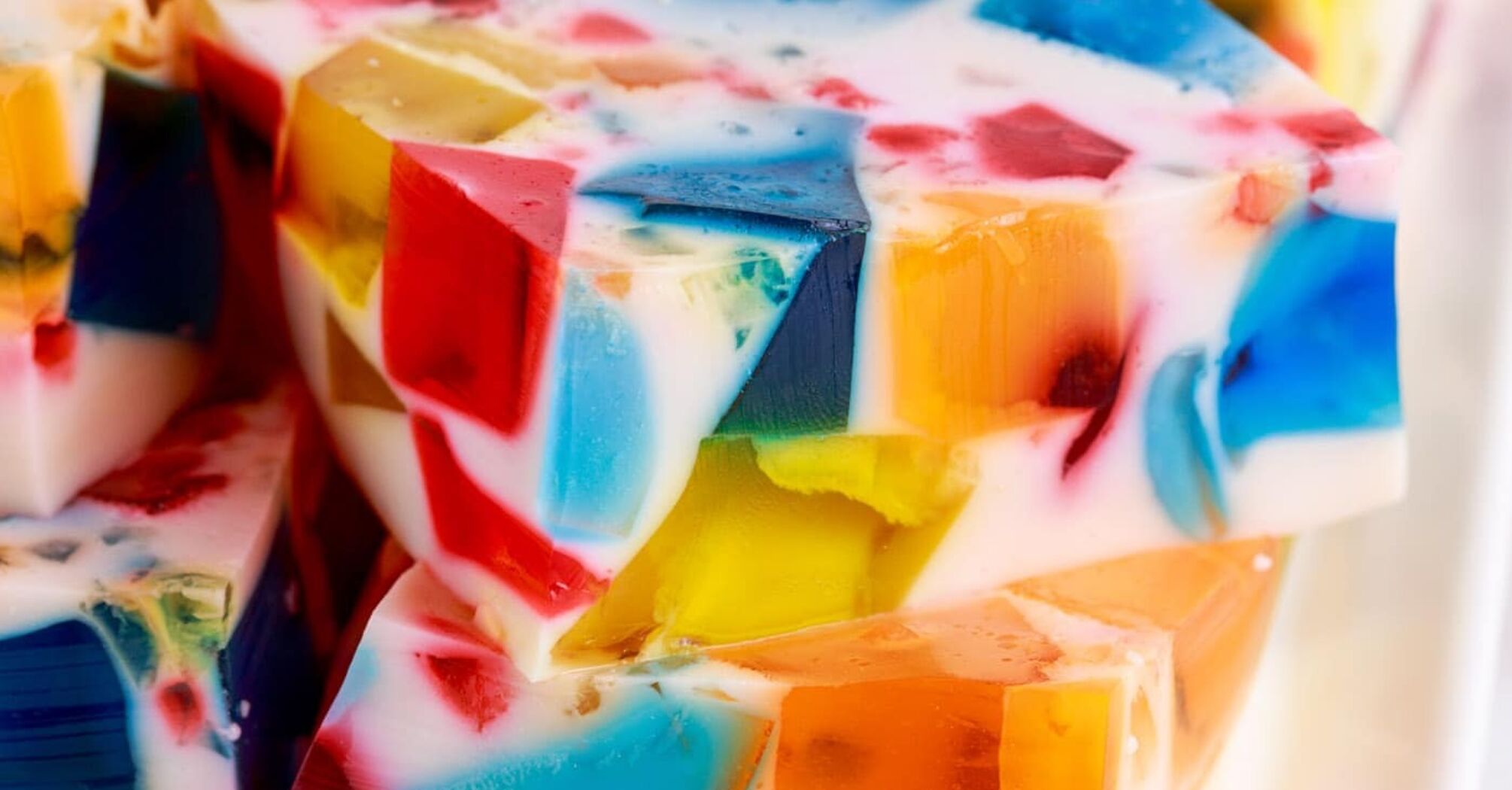 "Broken glass with ryazhenka: a familiar dessert in a new way