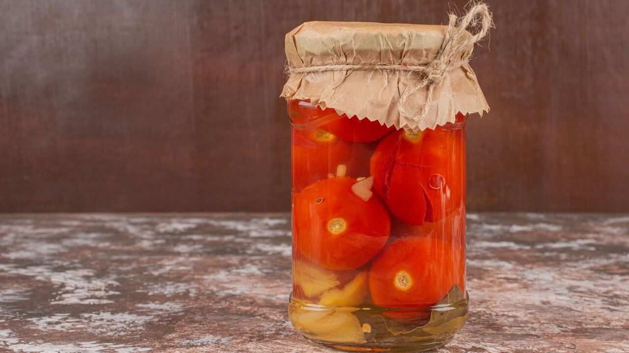 The most delicious pickled tomatoes with a special ingredient: Vitaliy Tylnyi shared his idea