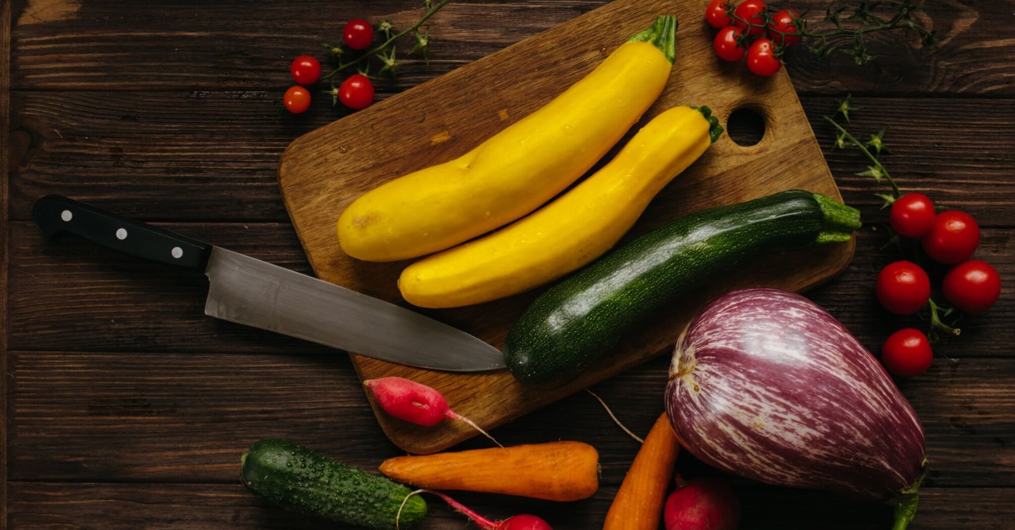 What to cook with zucchini: recipe for a hearty cake with cottage cheese