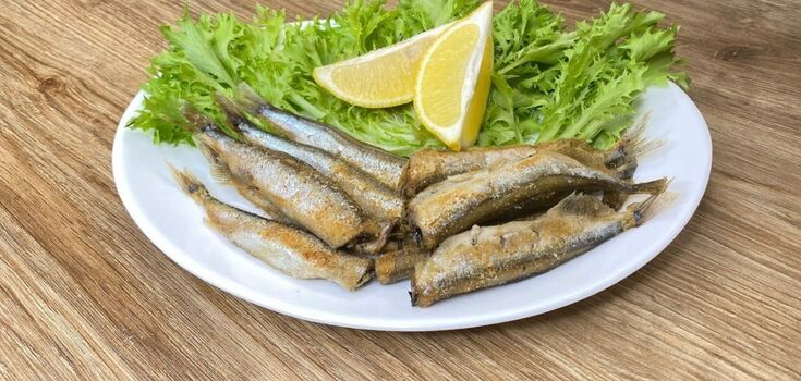 How to fry capelin quickly and tasty without odor: the easiest way