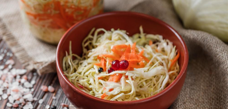How much salt to add to make sauerkraut crispy and not bitter: important tips