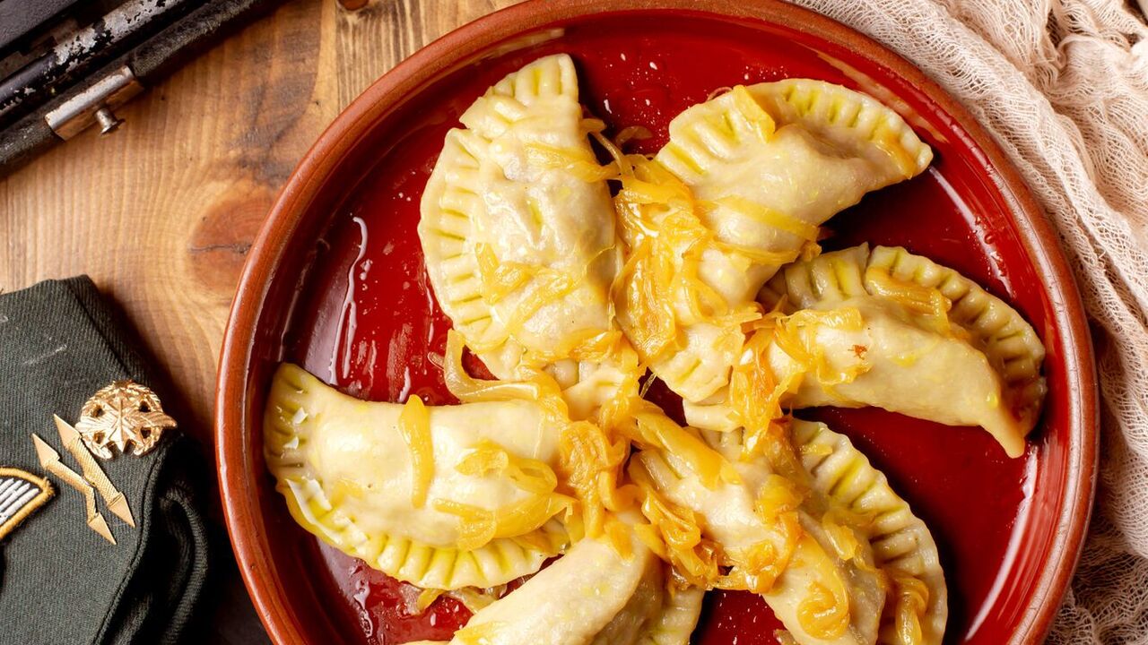 Lean dumplings with potatoes and mushrooms: the recipe for the most successful dough in boiling water