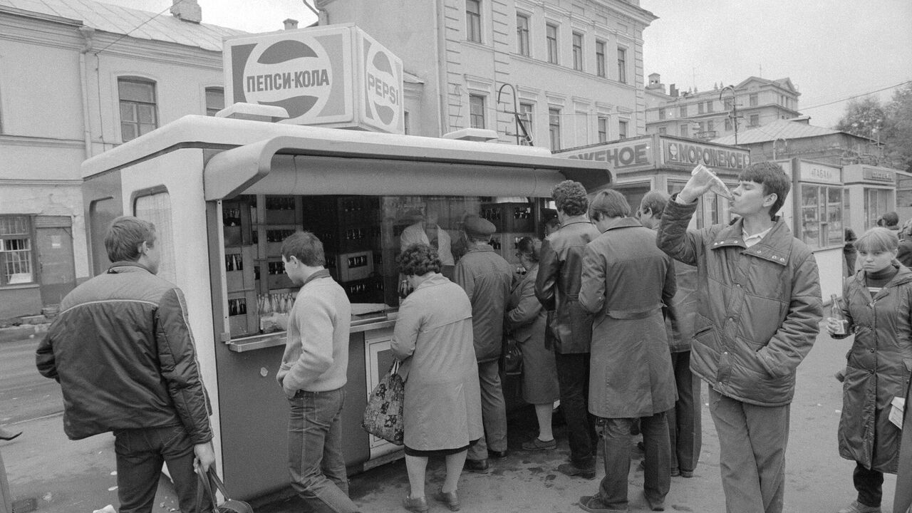 Traded for vodka and even warships: how Pepsi got to the USSR