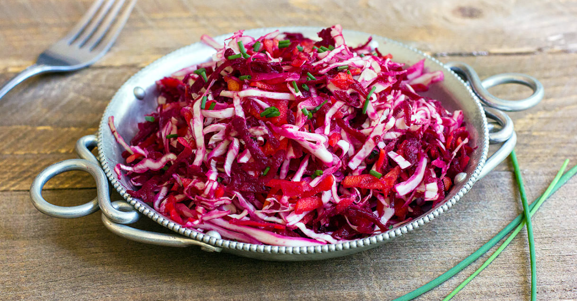 Juicy pickled cabbage with beets: can be eaten the next day