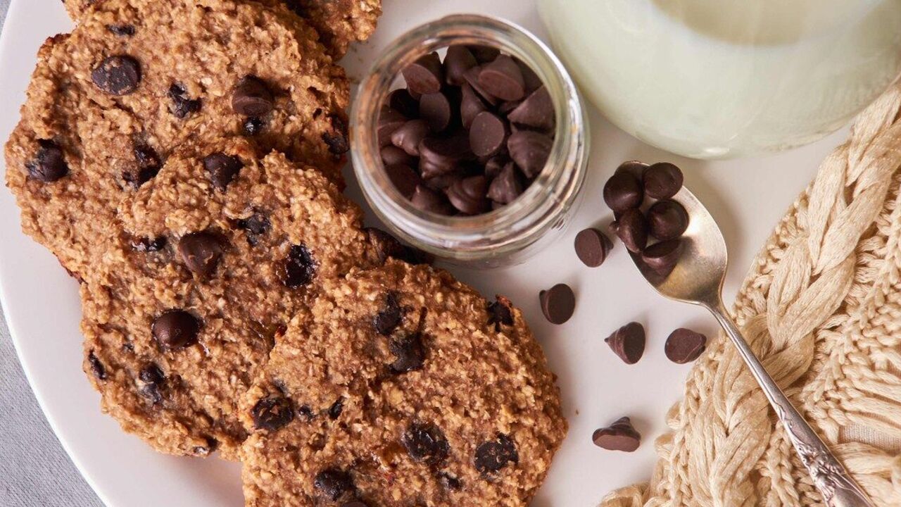 What to make without light: recipe for crispy oatmeal cookies without baking
