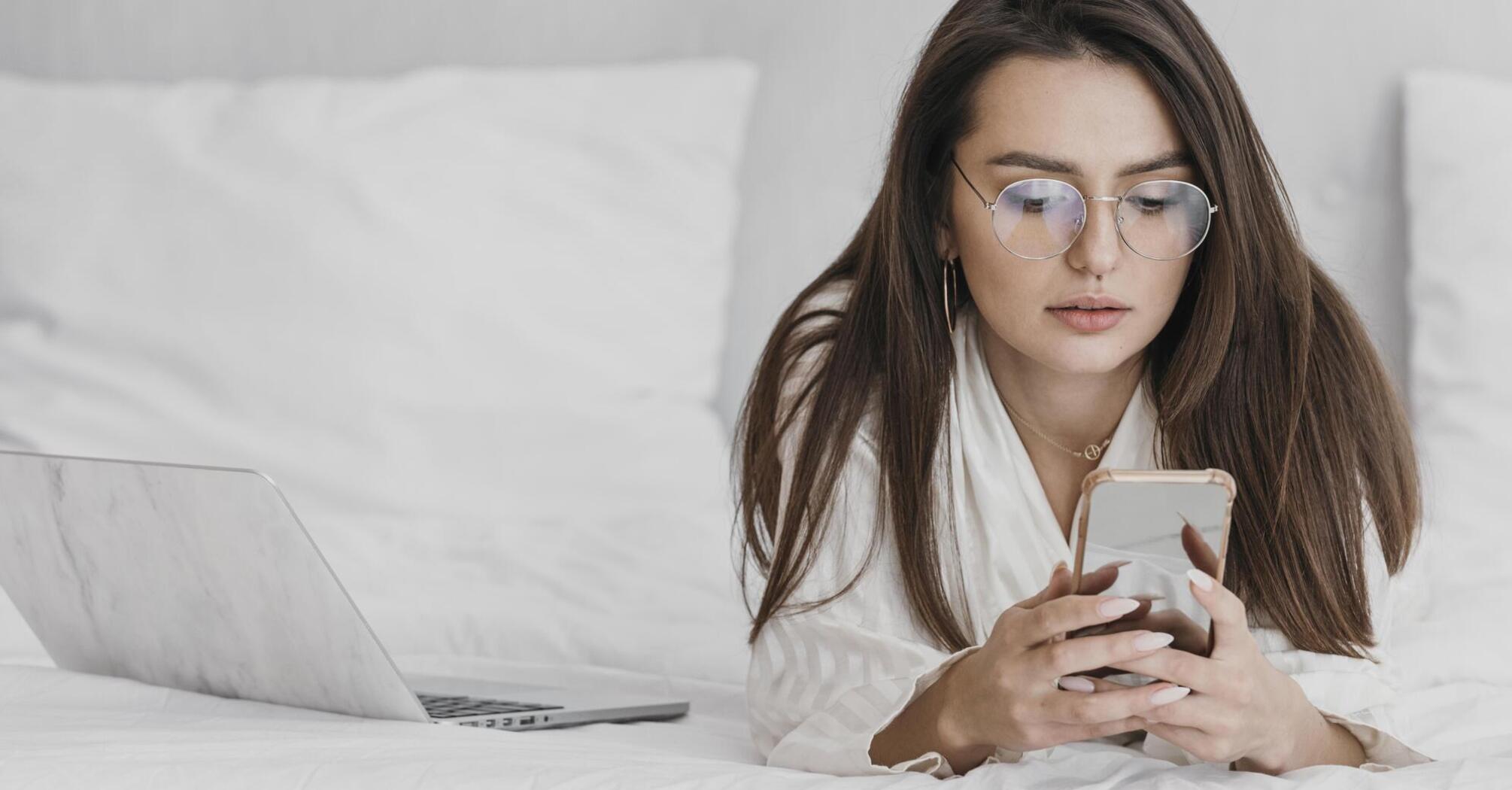 They need a digital detox: three zodiac signs have an unhealthy addiction to social media