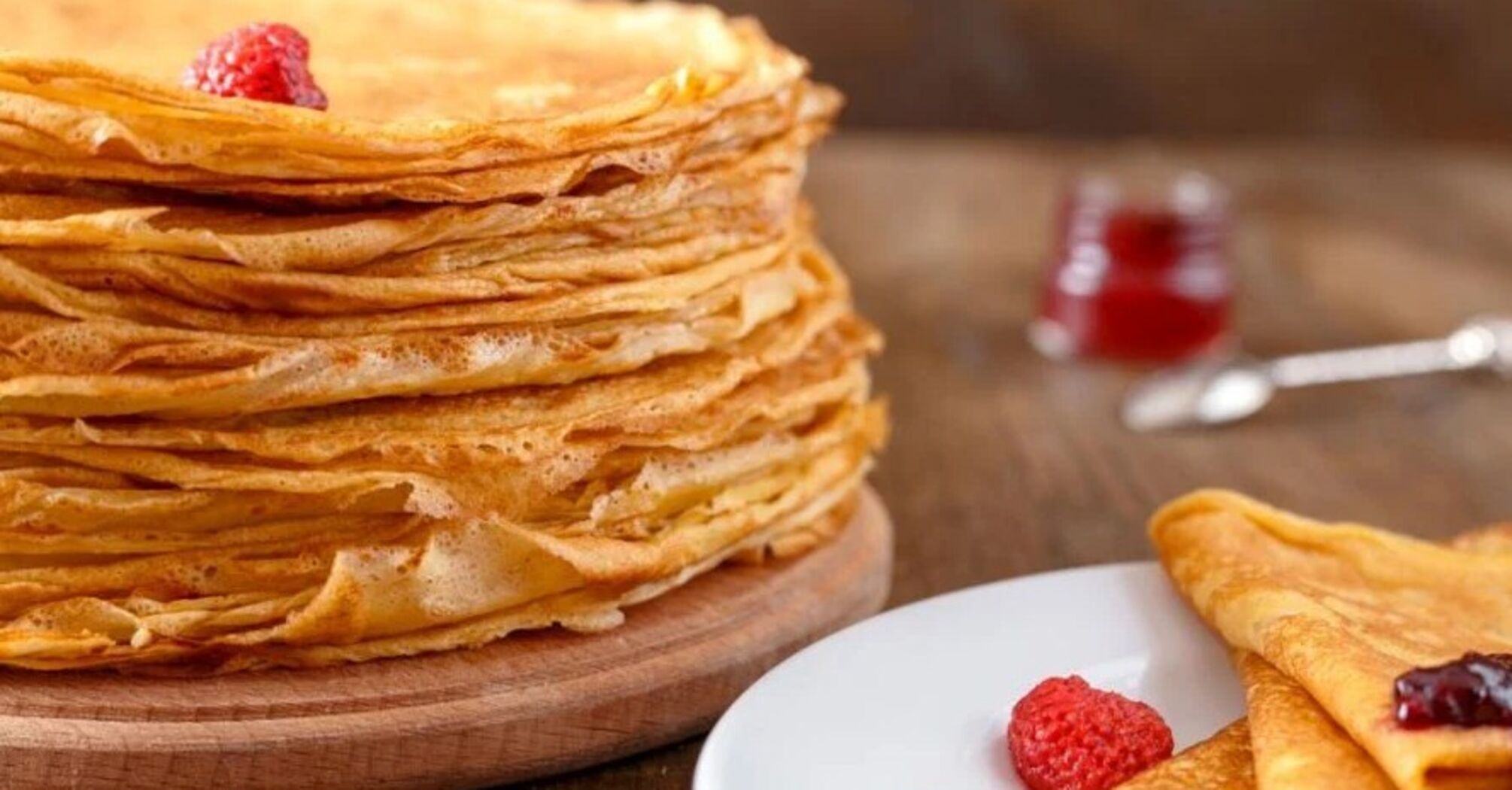 How much flour to add to pancakes so that they are not tight: secrets of cooking