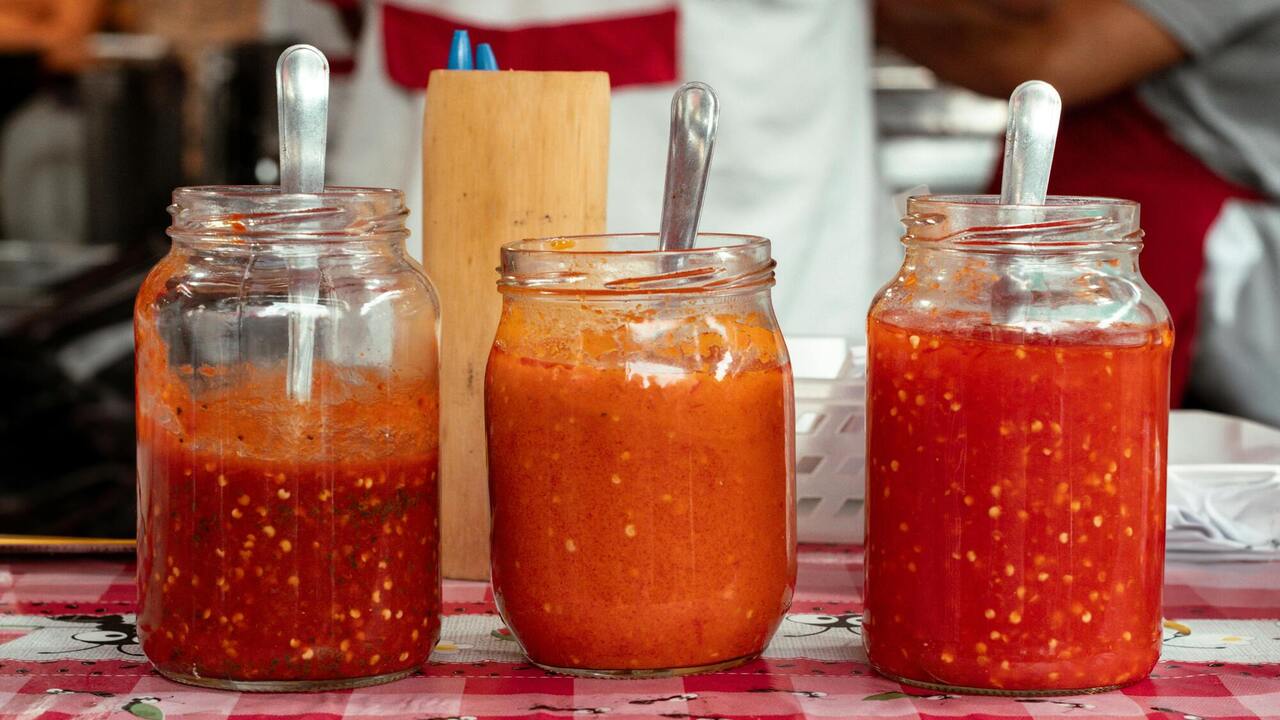 Sweet and spicy bell pepper sauce: great for kebabs and grilled vegetables