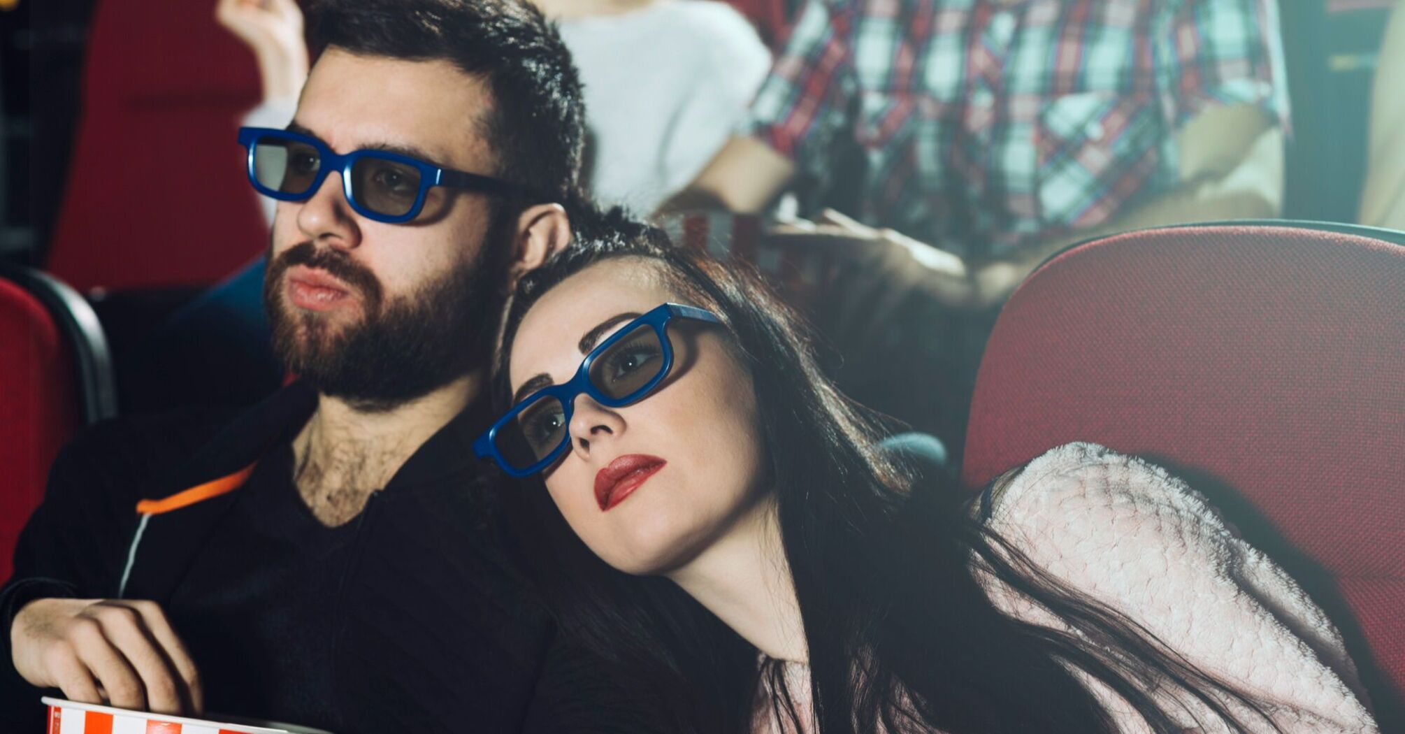 В отечественный прокат вышел фильм "Покинь, если любишь". За что его ругают в социальных сетях?