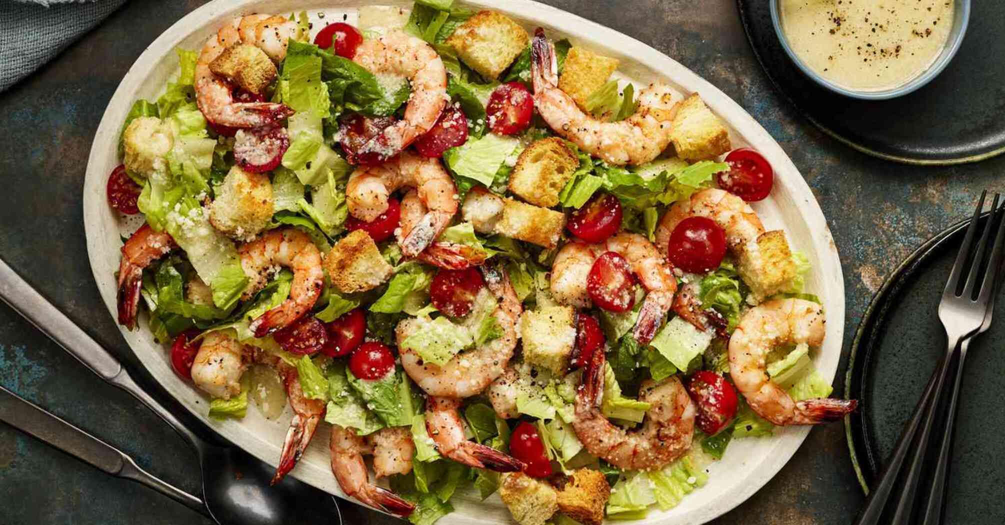 Caesar salad in a new way: what original sauce to use