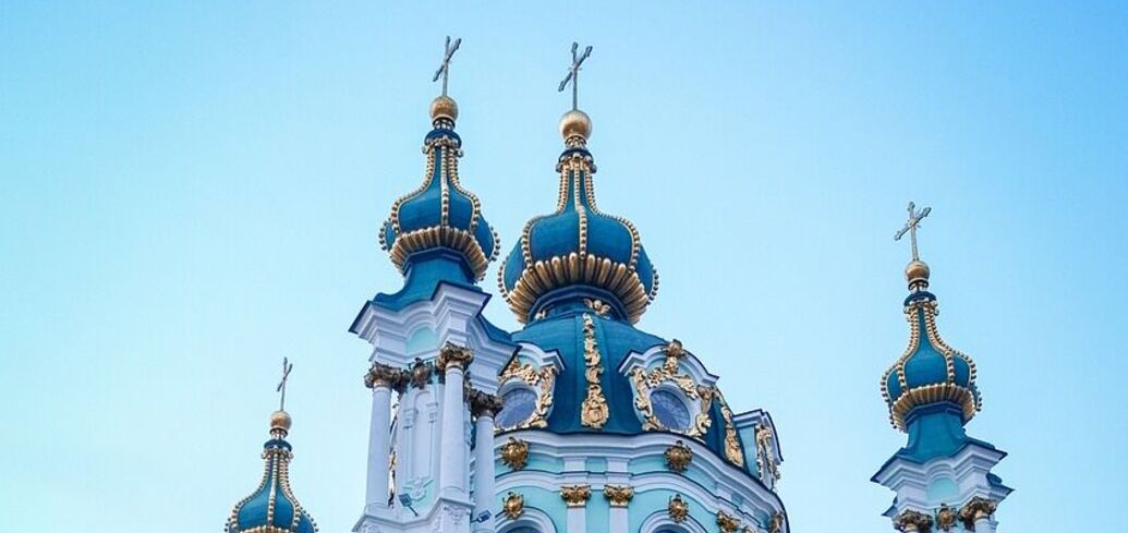 Мужчинам снять, а женщинам надеть: что обязательно нужно сделать, заходя в церковь