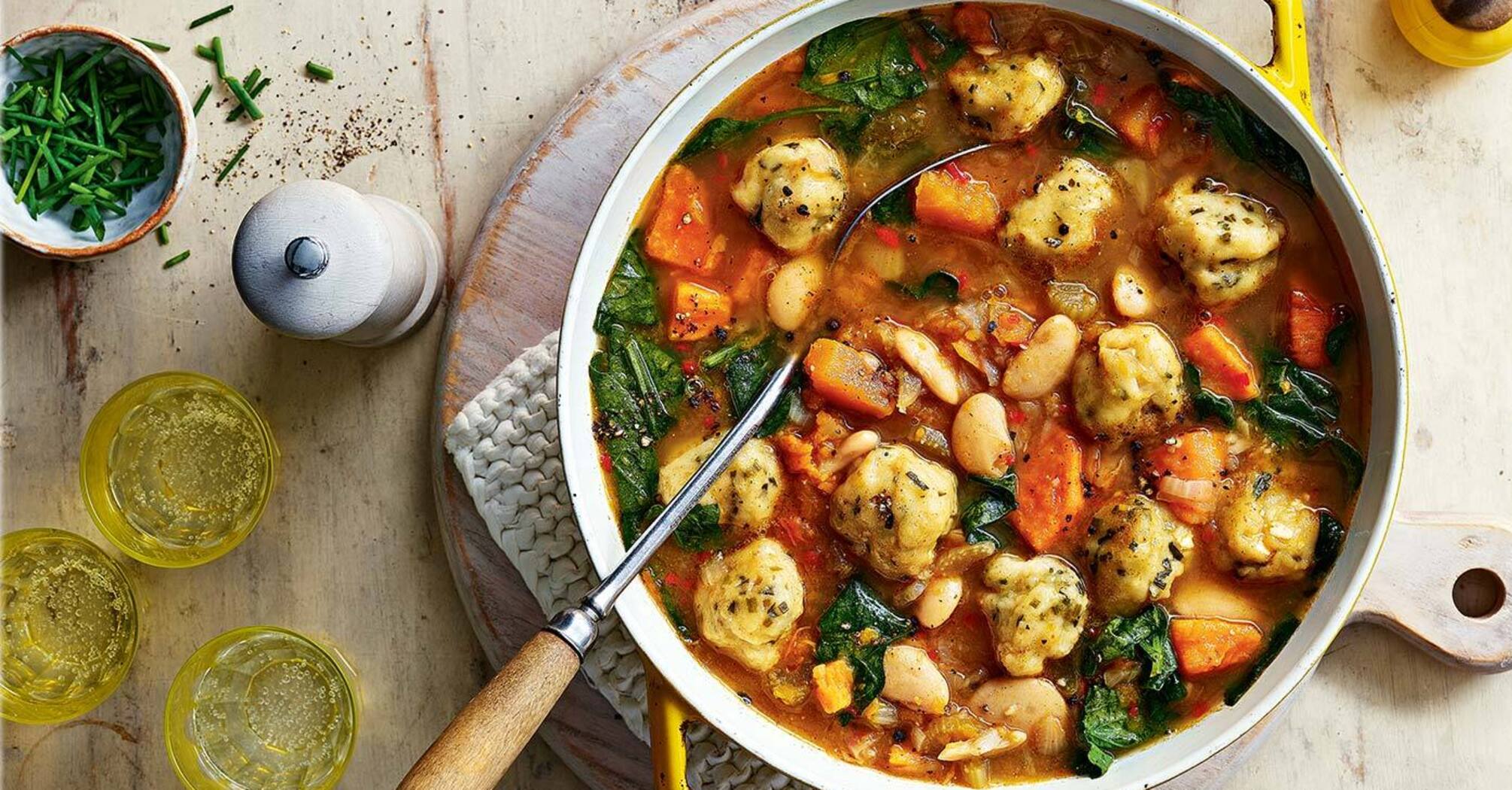 Creamy zucchini stew with chicken and melted cheese: a recipe for a healthy and tasty dish