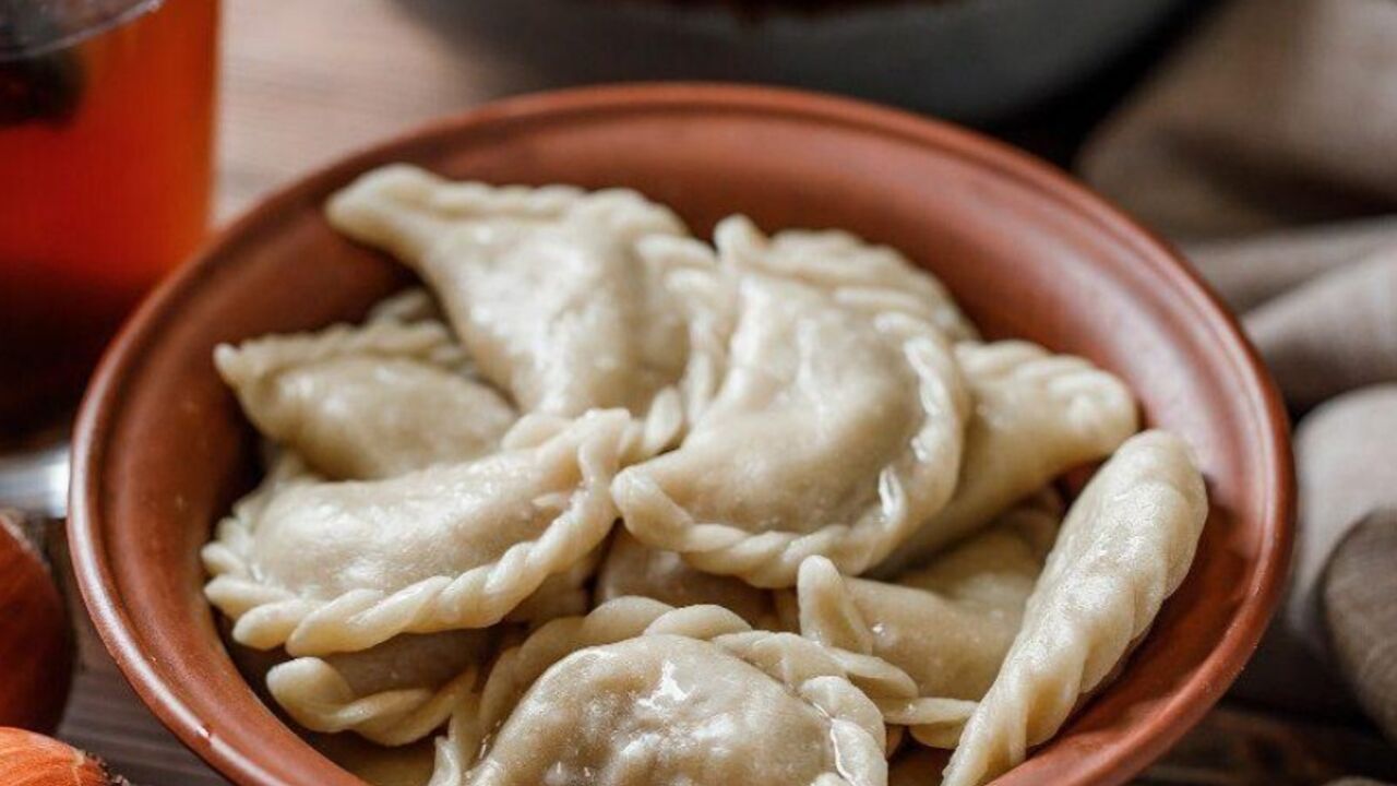 Juicy cabbage dumplings: recipe for lush and soft dough that doesn't fall apart